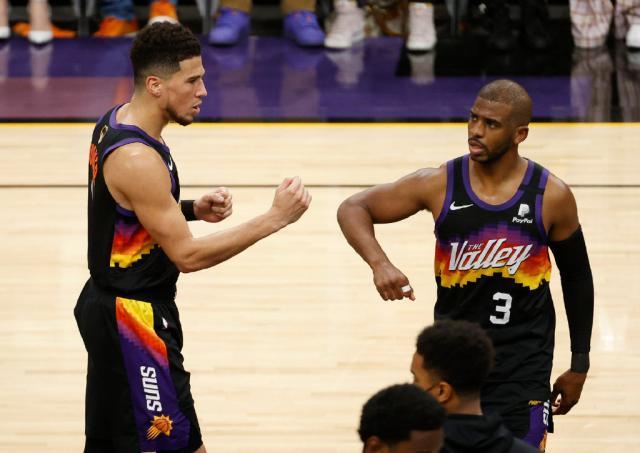 保罗唱罢布克登台！太阳小将半场21分扼住雄鹿咽喉